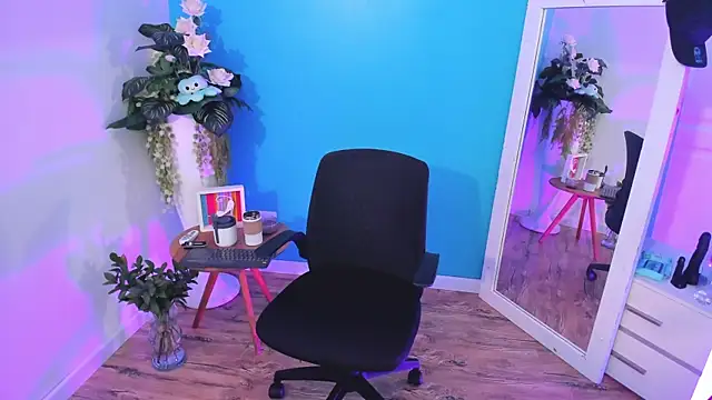 ViictoriiaSaenz online show from February 24, 5:06 am