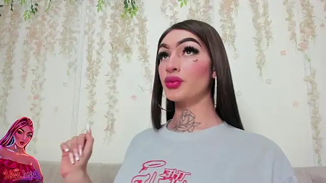 lizz lunna online show from April 7, 8:00 pm