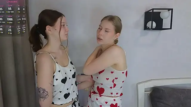 TessieNoffsinger online show from April 6, 3:28 am