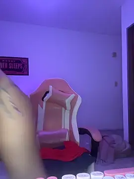 LolaSB online show from March 22, 8:20 am