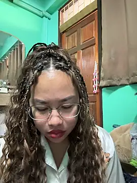 Ponthip online show from February 20, 9:55 am