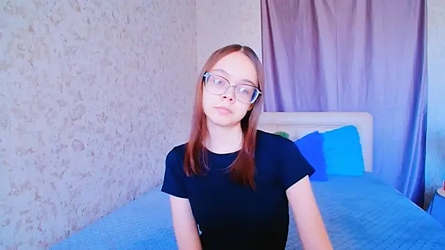 LolliStrawberry online show from April 1, 7:53 am