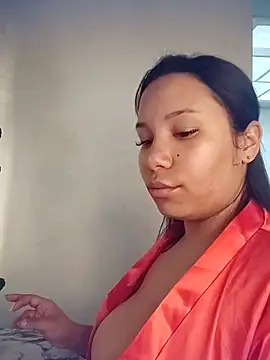 soffi joness23 online show from April 15, 6:52 pm