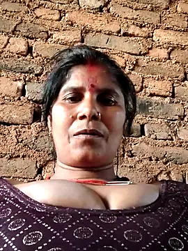 Hot di97 online show from March 31, 12:05 pm