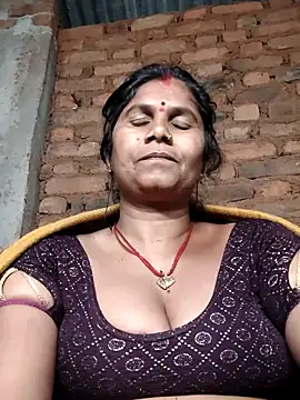 Hot di97 online show from April 13, 9:04 pm