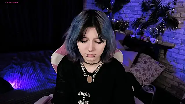 Ashley Veil online show from March 19, 8:35 pm