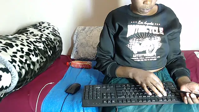 Nellybba online show from April 8, 8:22 pm