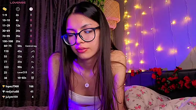 NeliaBermea online show from March 7, 9:00 pm