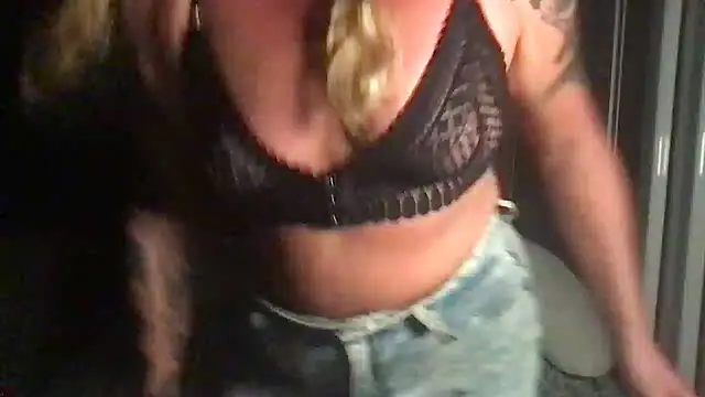 KittyDickens online show from August 5, 10:16 pm