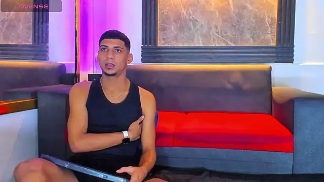 ALEX KEITH26 online show from April 17, 11:45 am