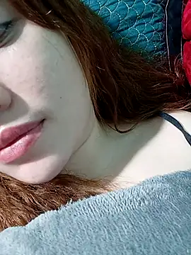 lylinhjim online show from February 12, 3:03 pm