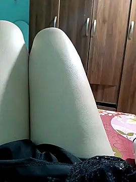 lylinhjim online show from February 21, 11:22 am