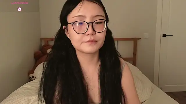nullgirl online show from May 12, 11:55 pm