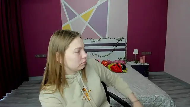 LilyWilds online show from March 23, 6:08 am