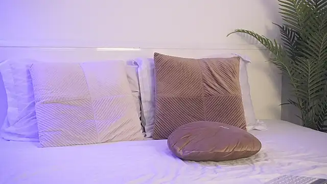 tianna fox online show from February 9, 8:44 pm