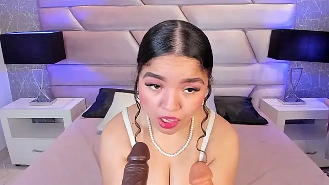 Lilithlain online show from February 13, 1:57 pm