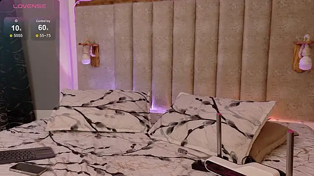 giselle rossii online show from February 28, 4:12 am