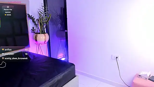 Emma collins01 online show from April 10, 6:30 am