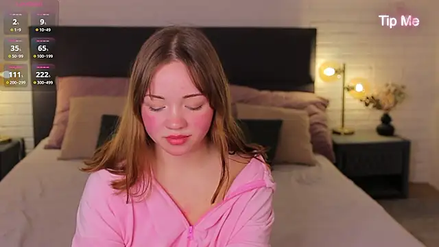 Kiss Moon online show from February 5, 7:39 pm