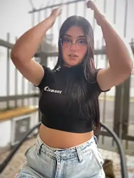 StrawberryPink  online show from March 11, 11:36 am