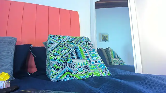 rose thompson19 online show from February 9, 7:38 pm