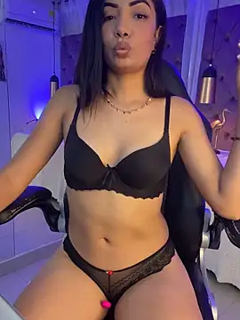 Auri   online show from February 12, 7:59 pm