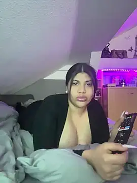 MinaKhalina online show from January 18, 6:15 pm