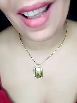 Naughty-Yousra online show from February 8, 1:15 pm