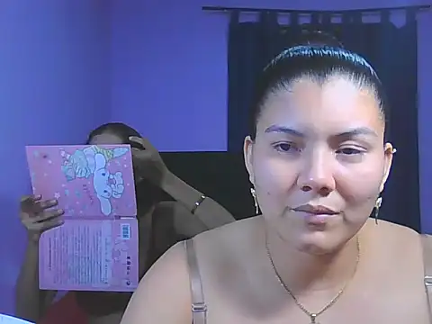 Helena-Paola online show from February 8, 5:00 am