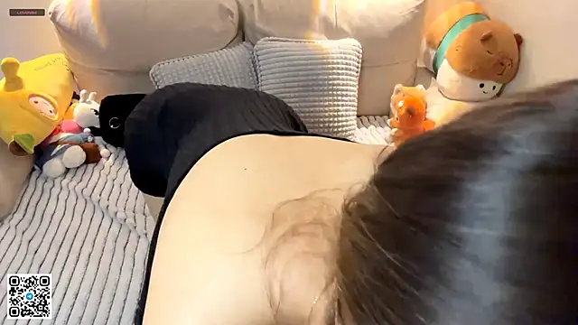 LouiseChavez online show from March 22, 8:20 am