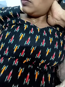 Hot-Tinaa online show from March 18, 4:01 pm