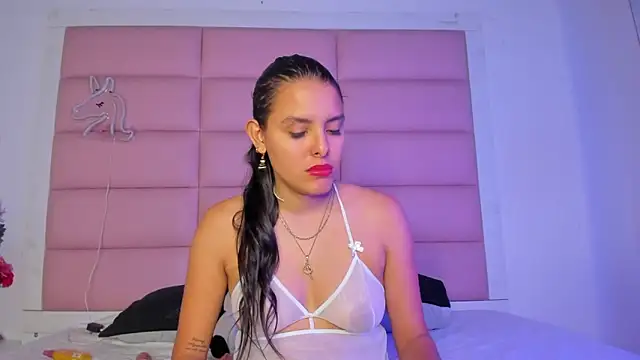 Catalinna 03 online show from April 17, 12:40 pm