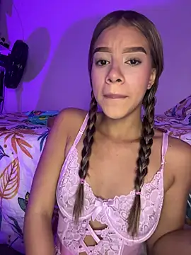 BellaMoon  online show from March 11, 6:10 pm