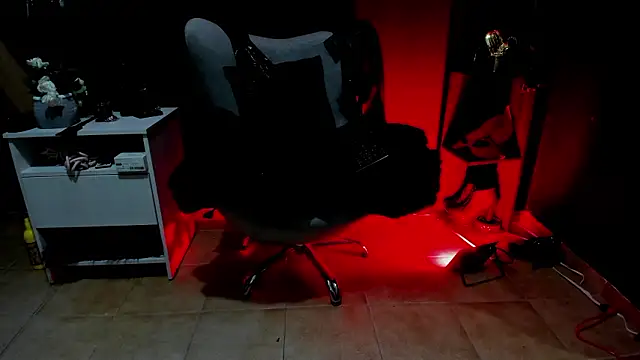 GoddesLeila online show from February 25, 5:55 pm