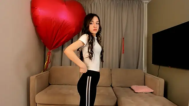 TreasaCrebs online show from February 12, 6:31 pm