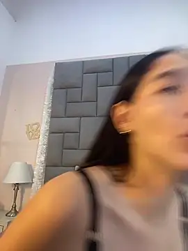 JuliaaVega online show from February 10, 2:09 pm