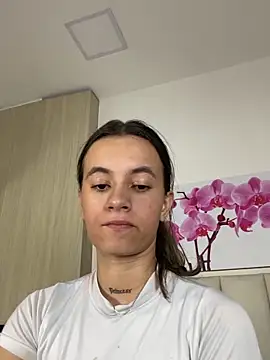 JuliaColemann online show from May 31, 6:09 pm