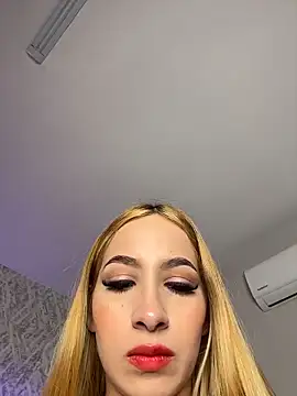 chiarabonds online show from April 9, 5:40 pm