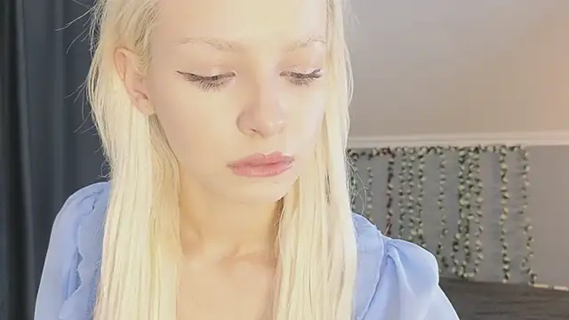 Naomi Demio online show from April 18, 12:40 pm