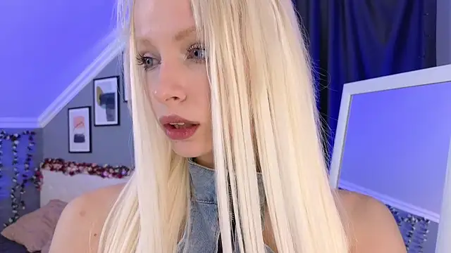 Naomi Demio online show from July 30, 10:16 am