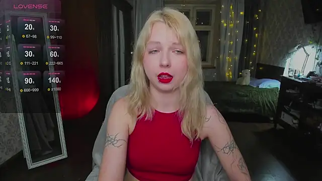 yourlovelyeve online show from February 11, 5:14 pm