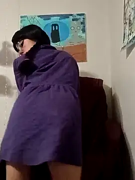 k1ttycl0wn online show from April 13, 6:03 am