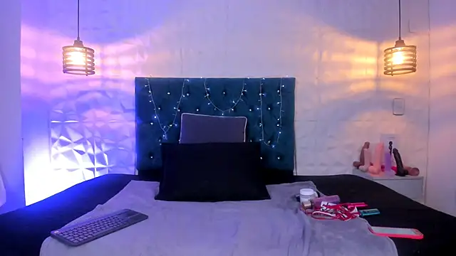 samantha foxyy online show from April 8, 10:50 am