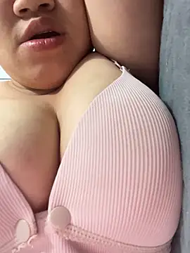 Puka2001 online show from April 28, 1:59 pm