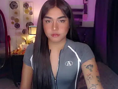 Katezorah online show from February 3, 1:05 pm