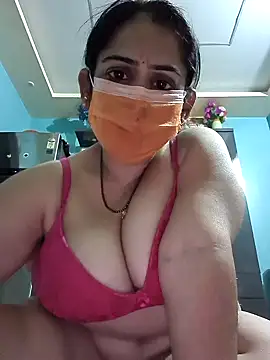 diyam4002 online show from February 25, 7:45 pm