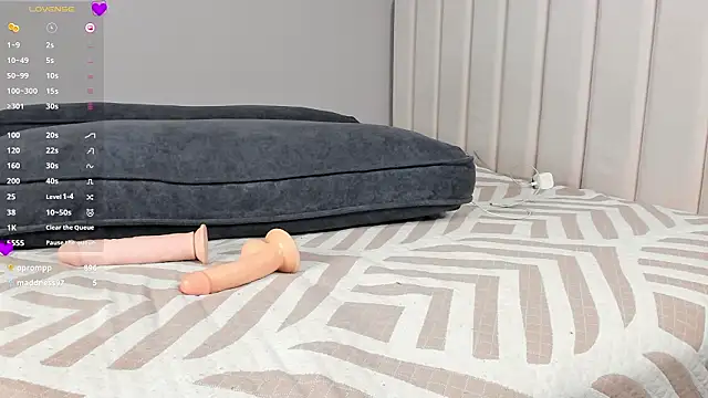 hellewkitty online show from February 24, 2:38 pm