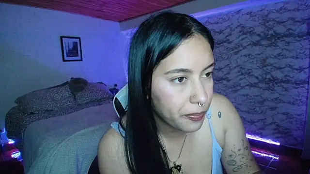 Camila IRoose online show from May 28, 11:46 pm