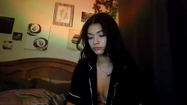 ellianajean online show from March 6, 6:19 am