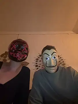 ExtremeTemptation online show from April 19, 5:35 pm